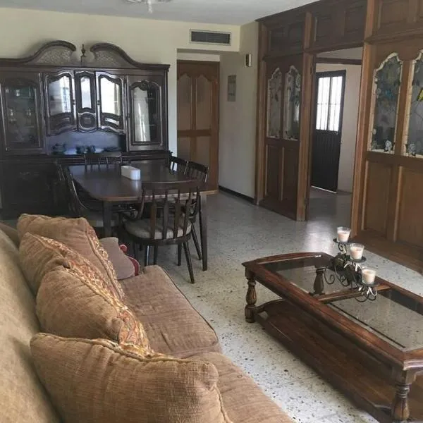 Casa muy comoda en excelente lugar, hotel in Hermosillo