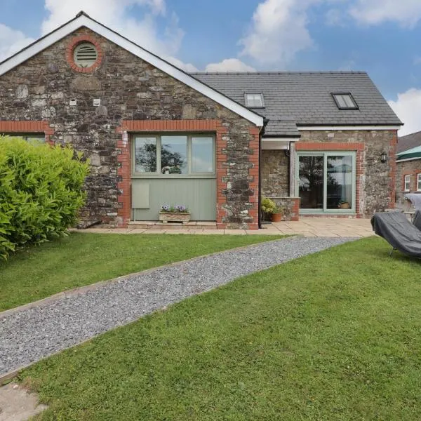 Barcud Cottage, Hotel in Carmarthen