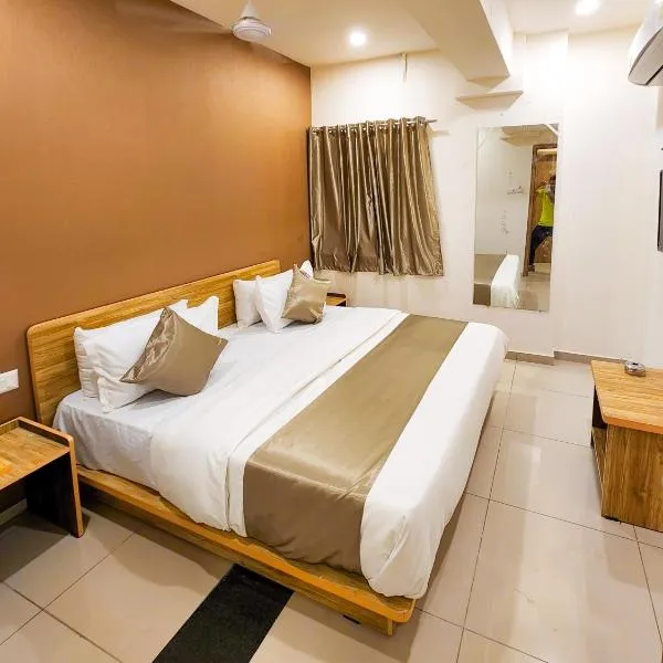 Hotel Nova Shine, hotel in Rajkot