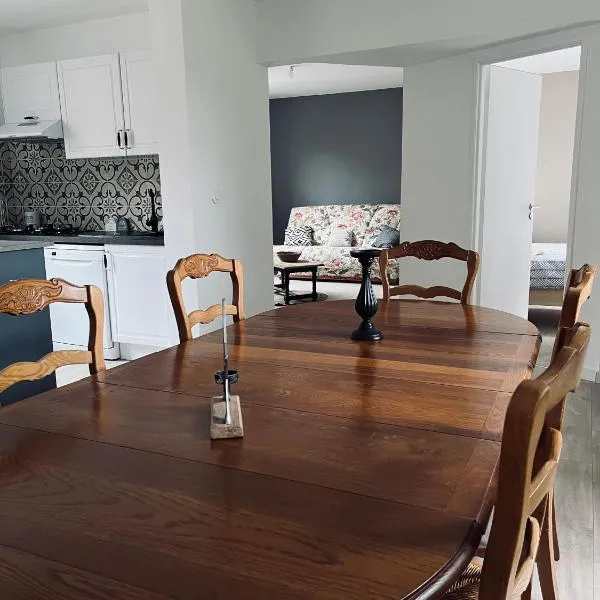 Grand appartement à la campagne, hotel em Celles-sur-Plaine