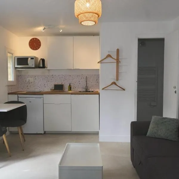 Studio indépendant avec jardin, hotel in Bouc-Bel-Air