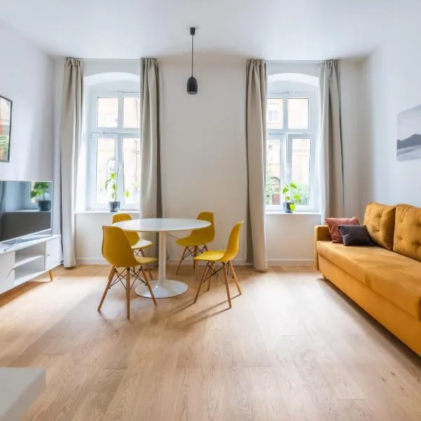 myNEST Apartments POPLIŃSKICH, hotel in Poznań