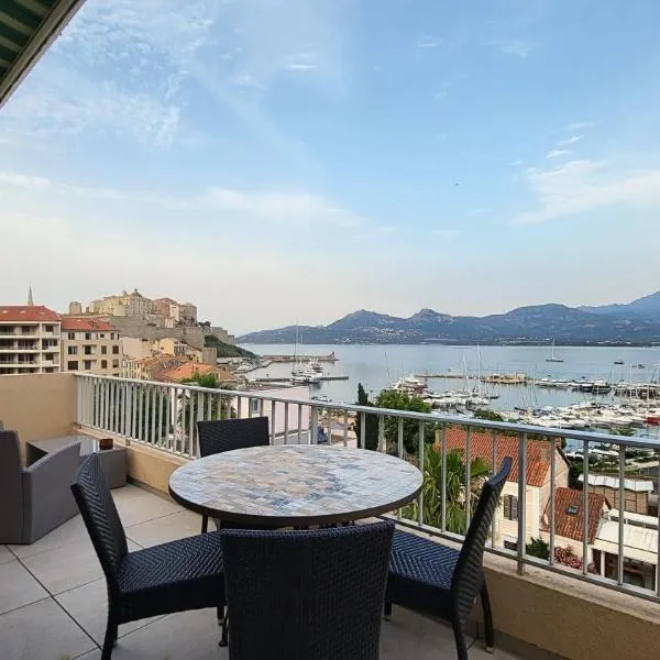 Appartement sur la baie, en centre ville, hotel em Calvi