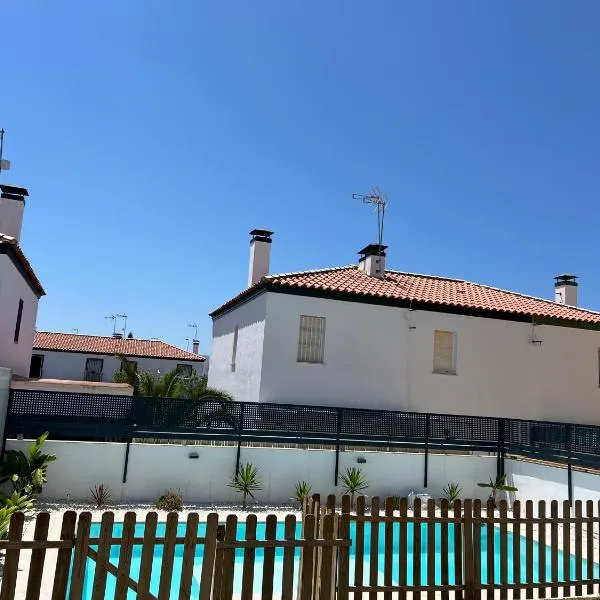 Chalet pareado Islantilla, hotel en Huelva