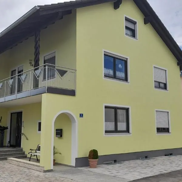 Ferienwohnung Tanja, hotelli kohteessa Schernfeld