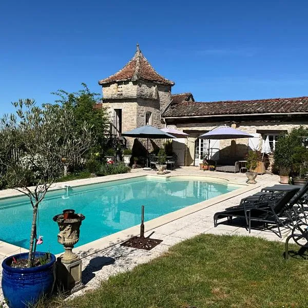 Les Gîtes Pérard, hotel em Caylus