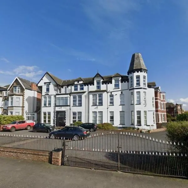 Lakeside View, hotel in Southport