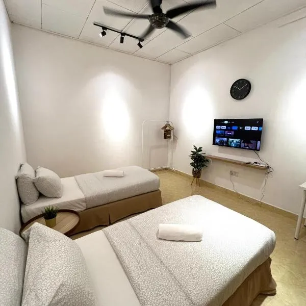 KicauanStudio#1 at Kuala Berang for 2Pax - Free Netflix & Wifi, hotel v destinaci Kuala Berang