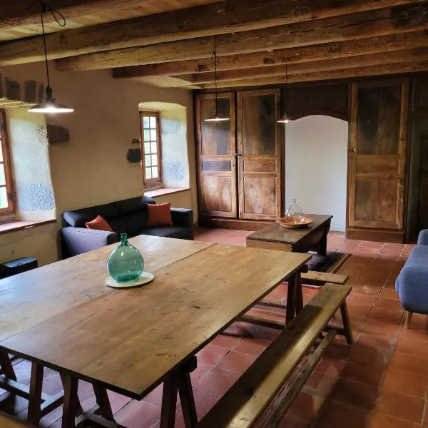 Gite du Limousin, hotel in Saint-Arçons-dʼAllier