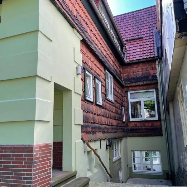 Großzügige Souterrainwohnung in historischer Stadtvilla im Herzen Zellerfelds, hotel i Clausthal-Zellerfeld