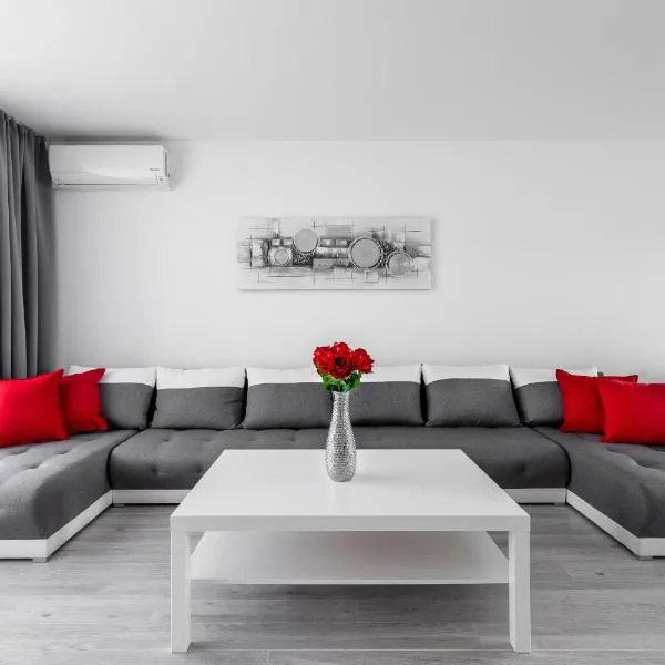 Rendez - big 70m2 Apartment, Fresh New, Parking Included, Air-Conditioned, balcony, hotel a Rača