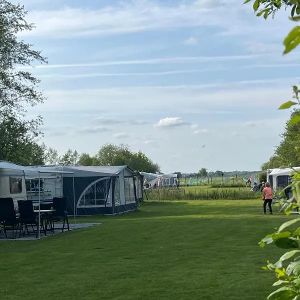 CAMPING PITCH with electricity bring you're OWN CARAVAN OR TENT, hotel in Ruinerwold