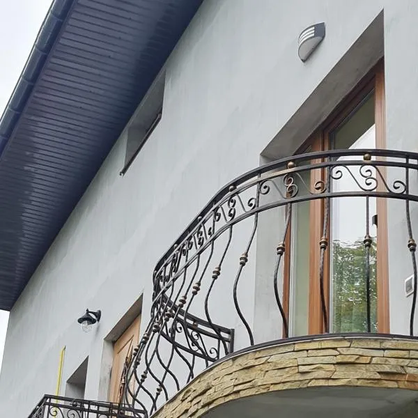 Приватна садиба "Лідія", hotel in Truskavets