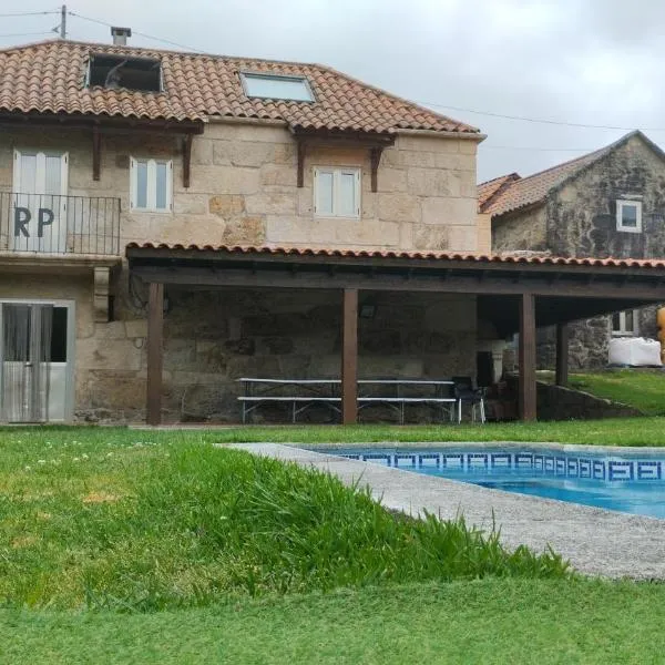 Rectoral de Prado, hotel v destinaci Piñeiro