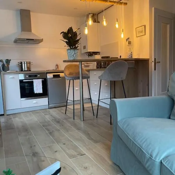 Grand Studio Balnéaire, hotel v destinácii Luc-sur-Mer