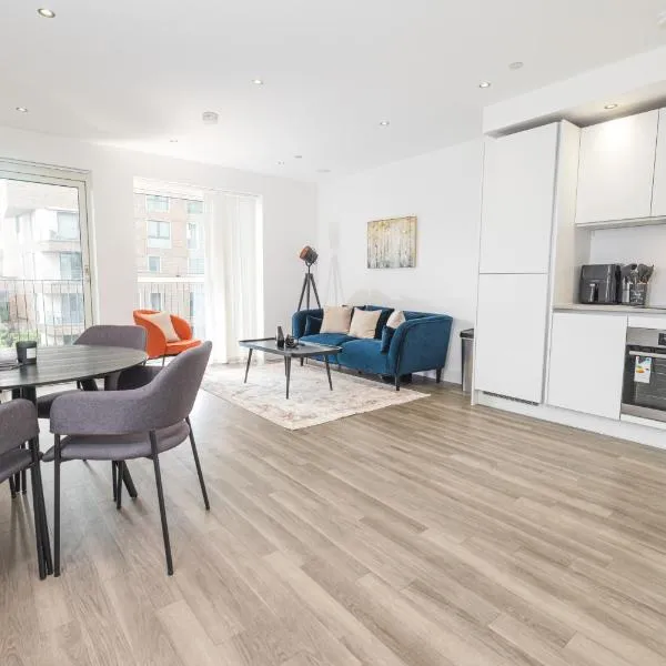 City Escape - Royal Wharf, hotel di London