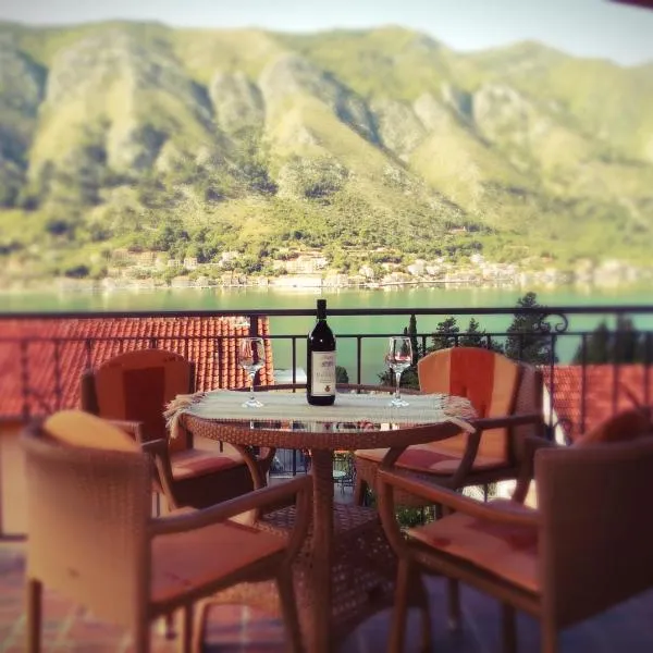 Apartments Lazarević, hotel in Kotor