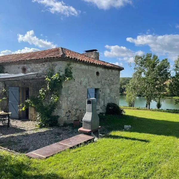 Gîte La Chartreuse avec piscine, hotel en Montpezat