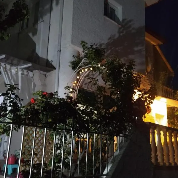 Amalia's Maisonette, hotel v destinaci Marathos