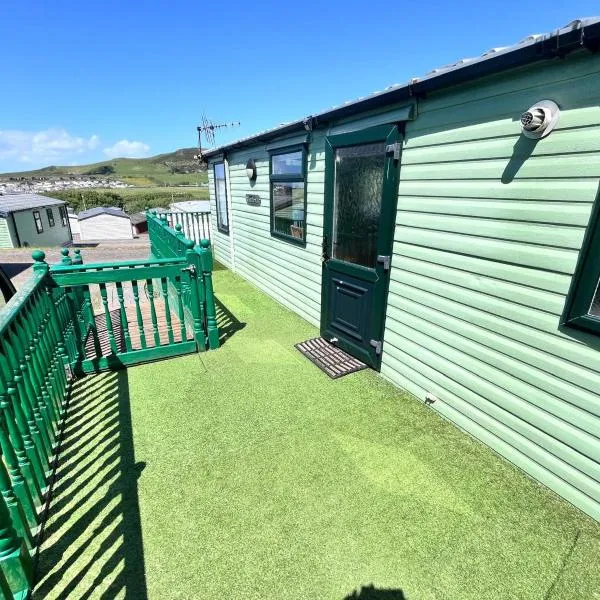 Van number 123 Beautiful Caravan sleeps 4, hotel v destinaci Aberystwyth