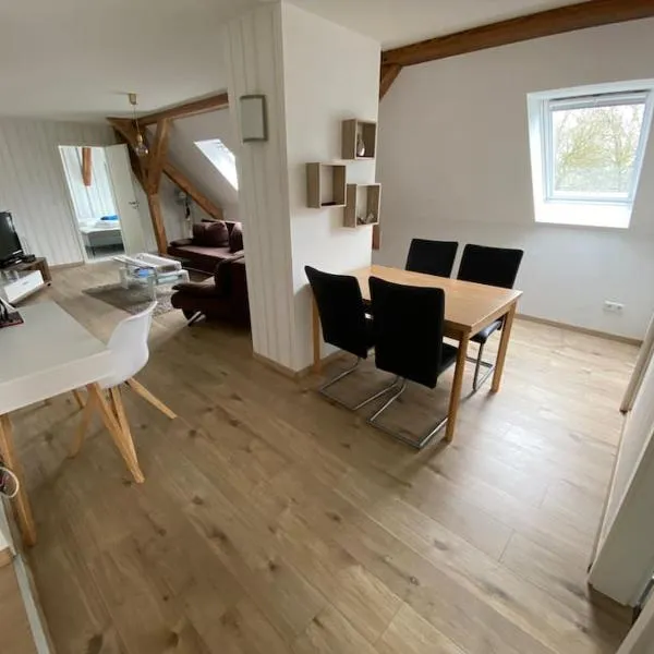 Moderne große Wohnung, hótel í Görmin
