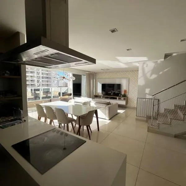 Luxuoso Duplex com Vista Panorâmica no Coração de Goiânia, hotel v destinaci Goiânia
