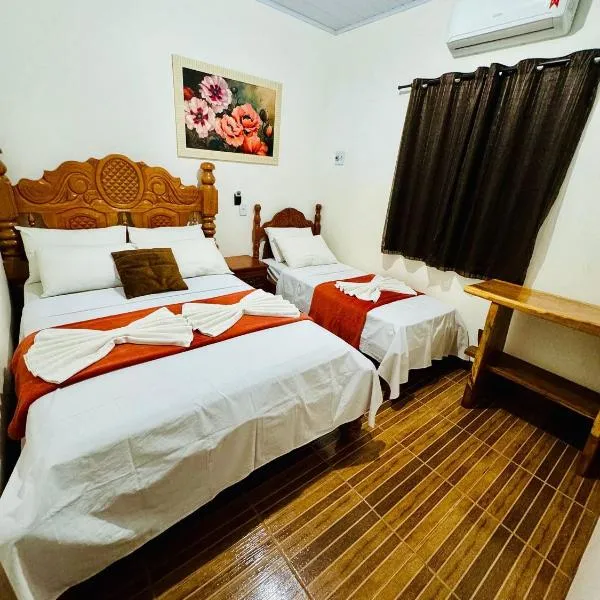 Casa Flor do Ipê Homes, hotel in Nobres