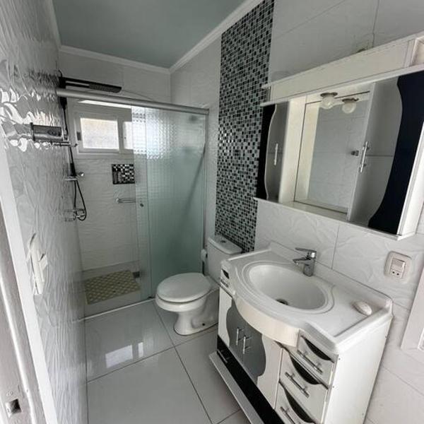 Amplo apartamento com 2 garagens - Foto 2