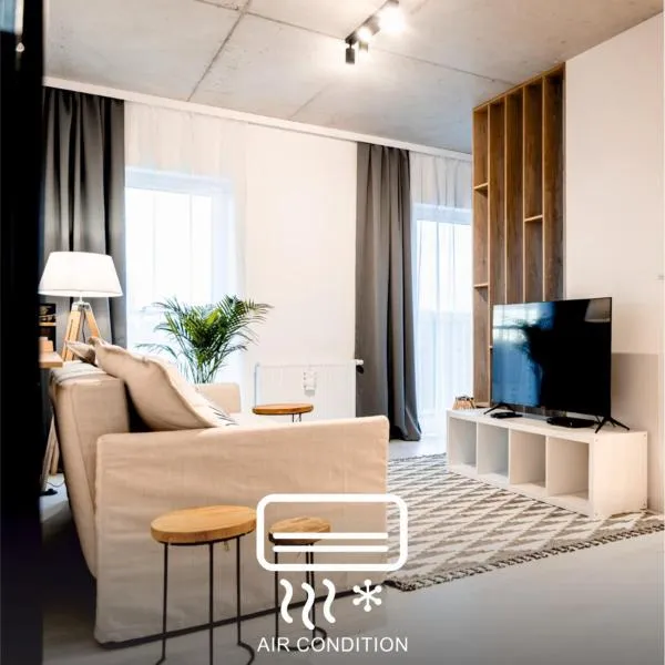 Hop & Lulu Premium Apartments, хотел в Голеньов