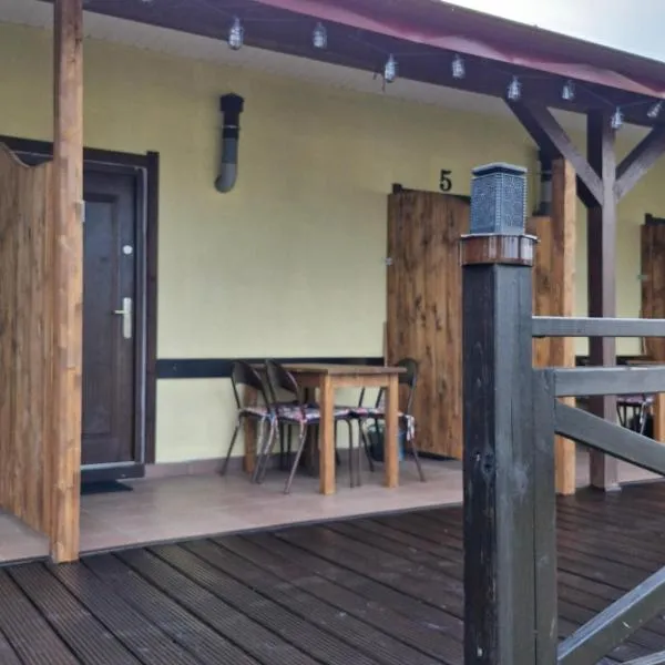 Leśny dworek - pokoje nad jeziorem – hotel w mieście Koczała