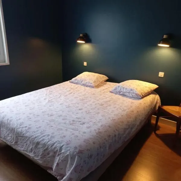"Maison à la campagne", hotel em Biollet