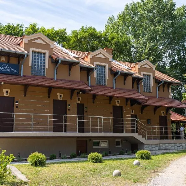 vila Harizma、パリチのホテル