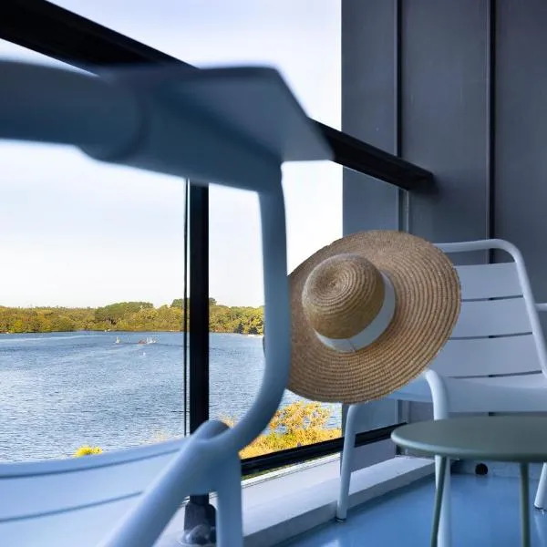 Best Western Plus Hotel les Rives du Ter – hotel w mieście Larmor-Plage
