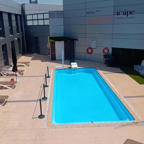 Iraipe Logroño Hotel, hotel em Entrena
