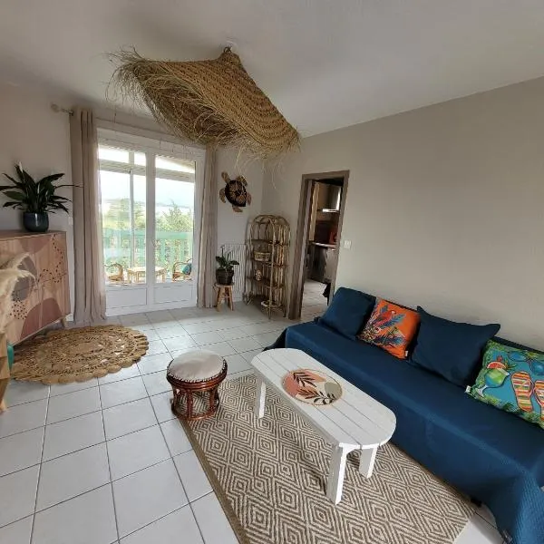 Le Capestang, hotel v destinaci Canet-en-Roussillon