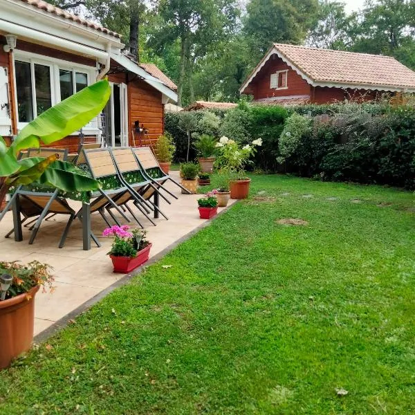 Chalet sur base de loisirs – hotel w mieście La Teste-de-Buch