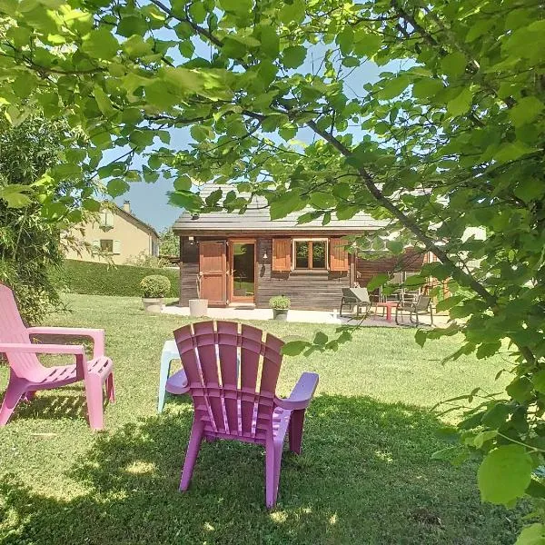 Chalet grand jardin, au calme, proche commerces, hotel v destinaci La Canourgue