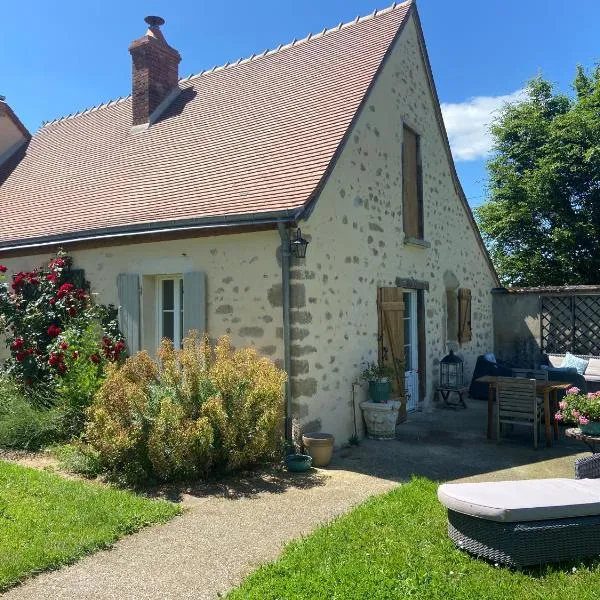 Gîte dans le village 2 pers au calme: Pouligny-Notre-Dame şehrinde bir otel