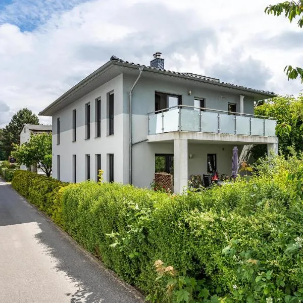 Ferienvilla Kapitänshaus, hotel v destinaci Ostseebad Karlshagen