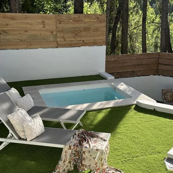 Suite trufa benamahoma, hotel v destinaci Benamahoma