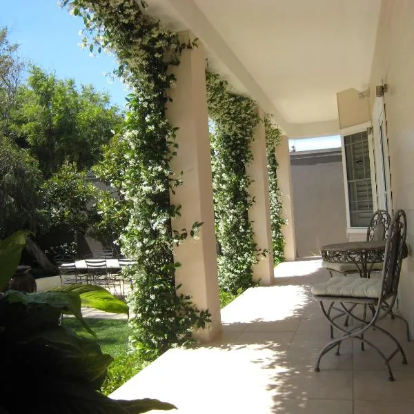 Brezza Bella Boutique Bed & Breakfast, hotel v destinaci Merewether