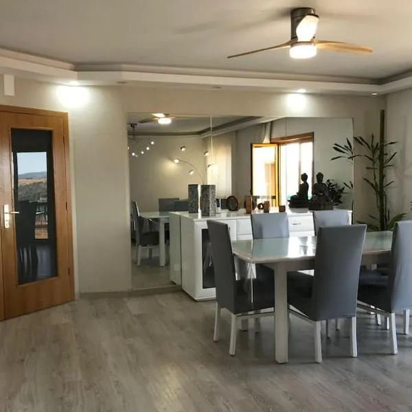 Hollywood Apartment, hotel in Bragança