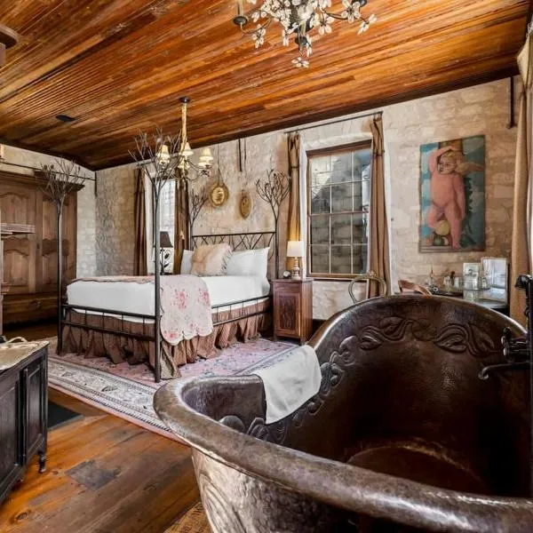 1 Bedroom Suite on Main Street, hotel in Fredericksburg