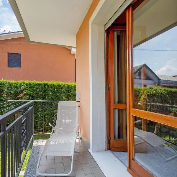 La Casa Dei Girasoli-Lago Maggiore, hotel in Castelletto sopra Ticino