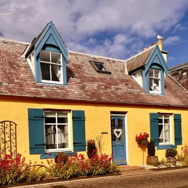 Romantic luxury Cottage right next to the ocean, hotel i Saint Abbs