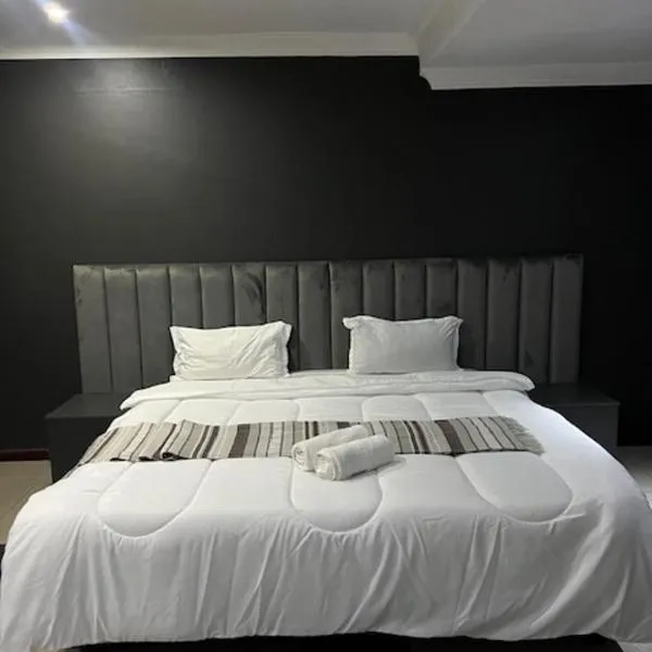 TR GUEST HOUSE, hotel di Matola