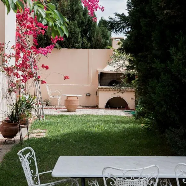 Villa Discover Evia - With Private Jacuzzi, hotel in Aliveri