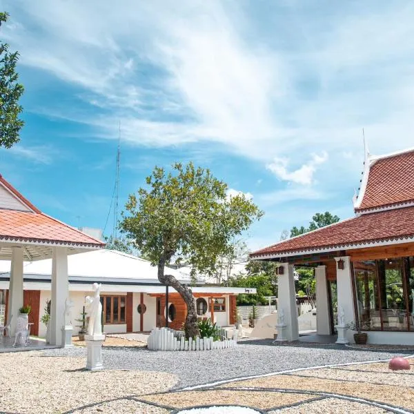 Maikaew Damnoen Resort, hotel in Damnoen Saduak