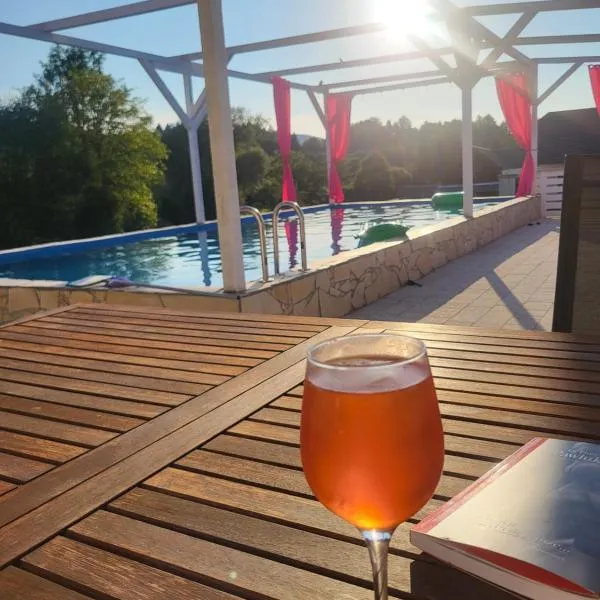 Bieszczadzkie Wspomnienie Lawendowy Dwór, hotel v destinácii Paszowa