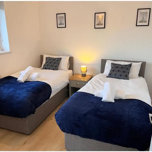 Kettering Service Accomodation 2BRH FreeParking Wifi Smart TV Tea & coffee, готель у місті Кеттерінг